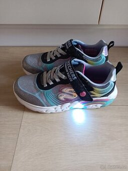 Dívčí boty Skechers- svítí