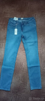 Dámské džíny MUSTANG - Jasmin slim velikost 30-34 NOVÉ