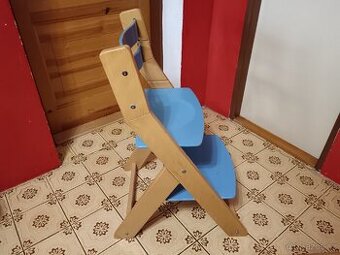 Dětská rostoucí židle ze dřeva