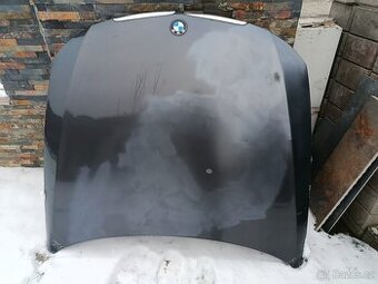 BMW E90 kapota motoru na lak