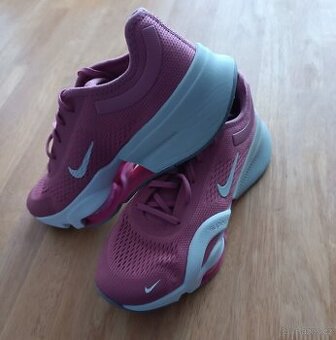 NIKE AIR ZOOM SUPERREP - 1