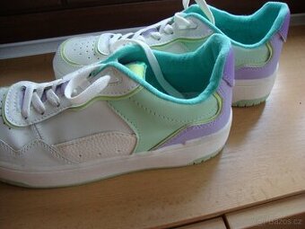 botasky-tenisky Stradivarius vel.39