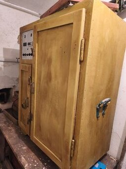 Prodám starší líheň na kuřata