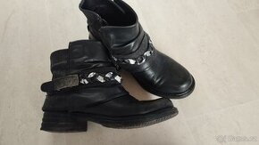 Nízké kozačky vel. 38