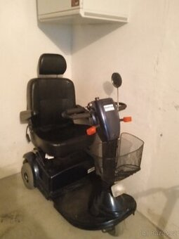 Prodám skútr na třech kolech