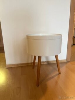 Odkládací stolek s úložným prostorem