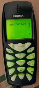 Mobilní telefon Nokia 3510. Vyrobeno v Německu