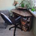 Rohový psací stůl s polohovací židlí
