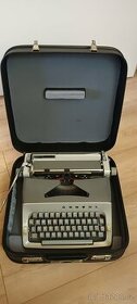Kufřikový psací stroj CONSUL
