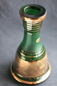 Váza ze zeleného skla se zlatým reliéfem, výška 26 cm
