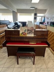 Menší pianino Petrof se zárukou 2 roky, první servis zdarma. - 1