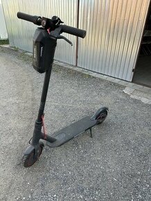 Koloběžka Xiaomi Mi Electric Scooter Pro