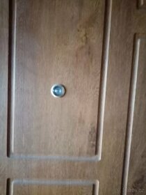 Venkovní dveře s bezpečnostním zámkem PRAVÉ - 1