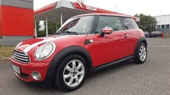Mini cooper r56 velmi pěkný