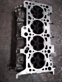 Hlava VW  AEB 1.8 T 20 V