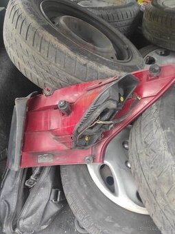 Na Peugeot 407 Se zadní svetla