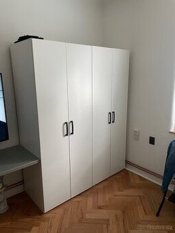 Šatní skříně 2 ks