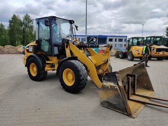 Čelní nakládač CAT 908 MTH