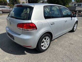 VW GOLF 1.4 MPI SERVISNÍ KNIHA 124.600 km