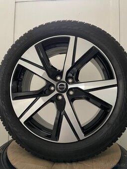 Original zimni kola Volvo XC40 Recharge pneu 95%