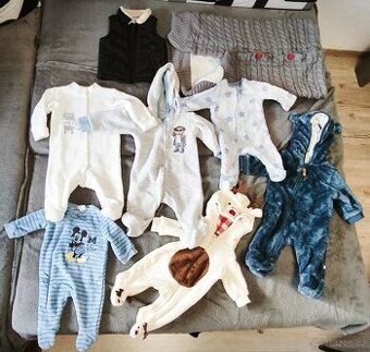 Detske obleceni 100 kusů
