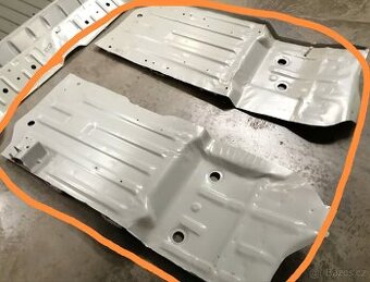 Podlaha Suzuki Samurai