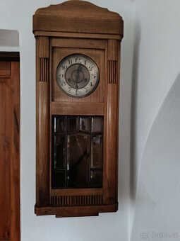 Prodám starožitný nábytek.