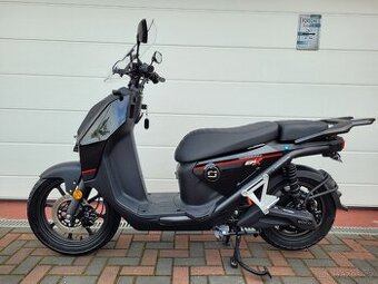 E-skútr Super Soco CPX (max 110 km/h)