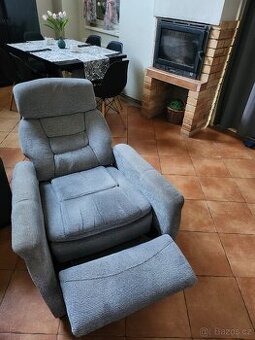 Rozkladaci rohova sedacka