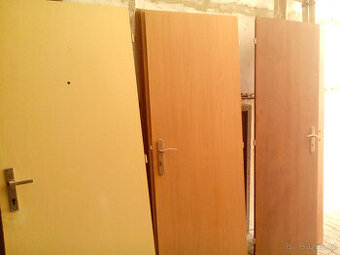 Dveře interiérové P+L různé velikosti i barvy, zárubně