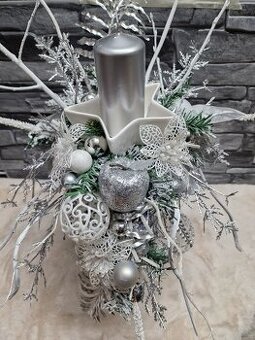 Vánoční vysoké aranžmá - svícen na stojanu