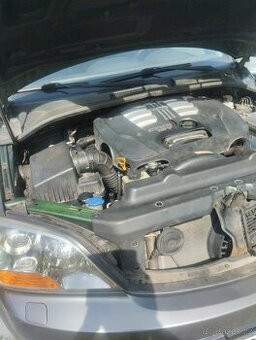 Prodám na Kia Sorento 2,5 crdi 125 kW rv 2008 motor