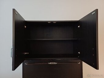 Knihovny + skříňky za odvoz