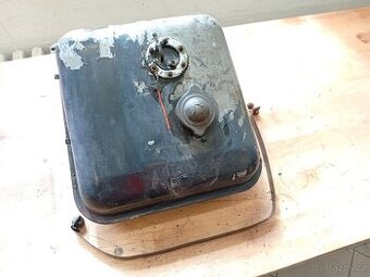 Fiat 500 D, protivítr - nádrž - originál, jako nová