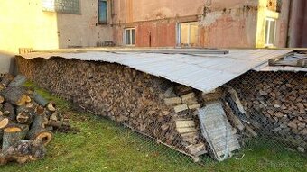 Prodej suchého štípaného palivového dřeva
