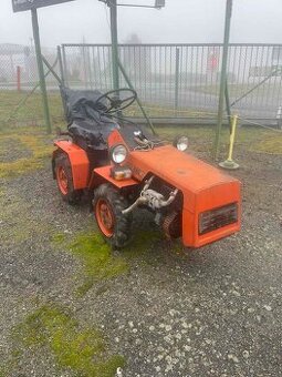 Traktor BELORUS 082 .příslušenství