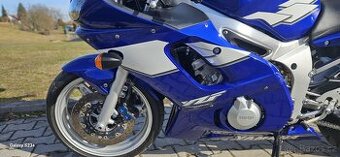 Yamaha YZF-R6 1999 první model 25tis km.