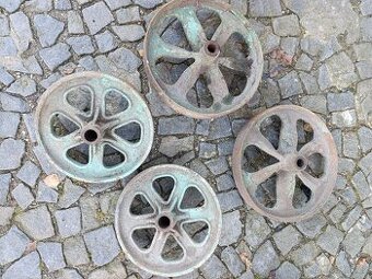 Stará litinová kola