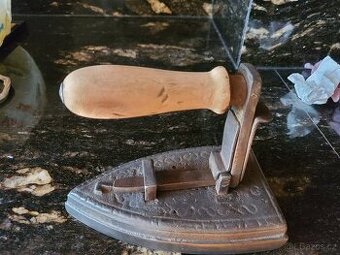 Historická žehlička