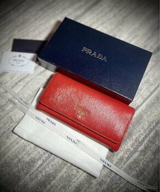 Luxusní kožené peněženka Prada