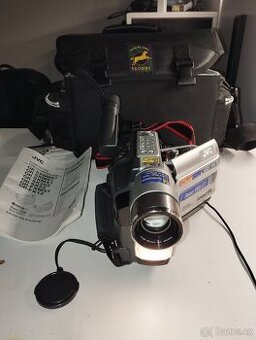 Stará videokamera JVC GR-SX22