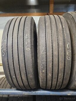 Nákladní vlekové pneu 235/75R17,5
