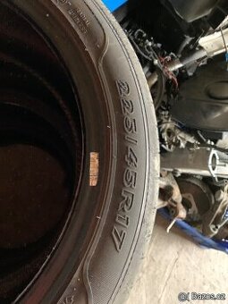 2 x zánovní letní pneu 225/45 R17