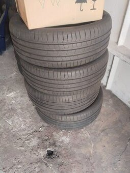 Pneu r19 ,235/50/19 Pirelli,letní stav nových pneu