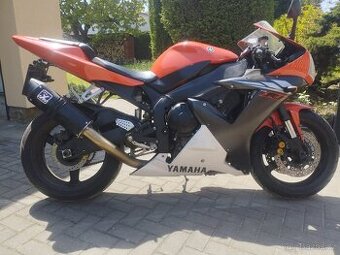 Yamaha R1