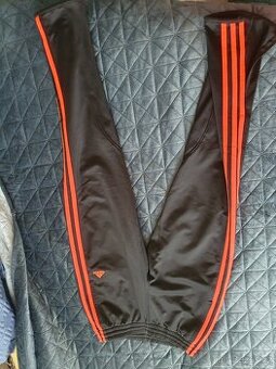 Tepláky Adidas, trika mikina vel 158