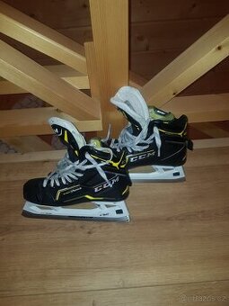 Prodam brankarske brusle CCM Super Tacks 9380