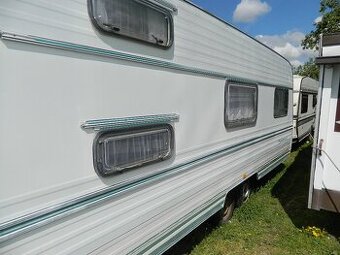 Dvouosý karavan Munsterland