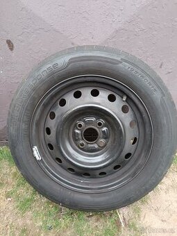 Sada 4ks disků Toyota 4x100 6Jx15 s pneu DUNLOP 195/60 R15