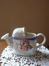 porcelánová konvička - 1